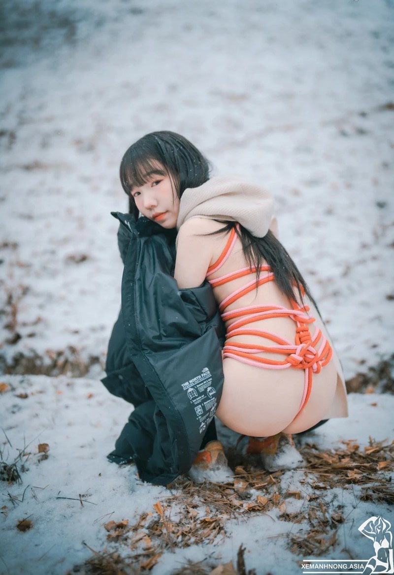 [DJAWA] Yeri sexy với dây thừng giữa trời tuyết lạnh 13