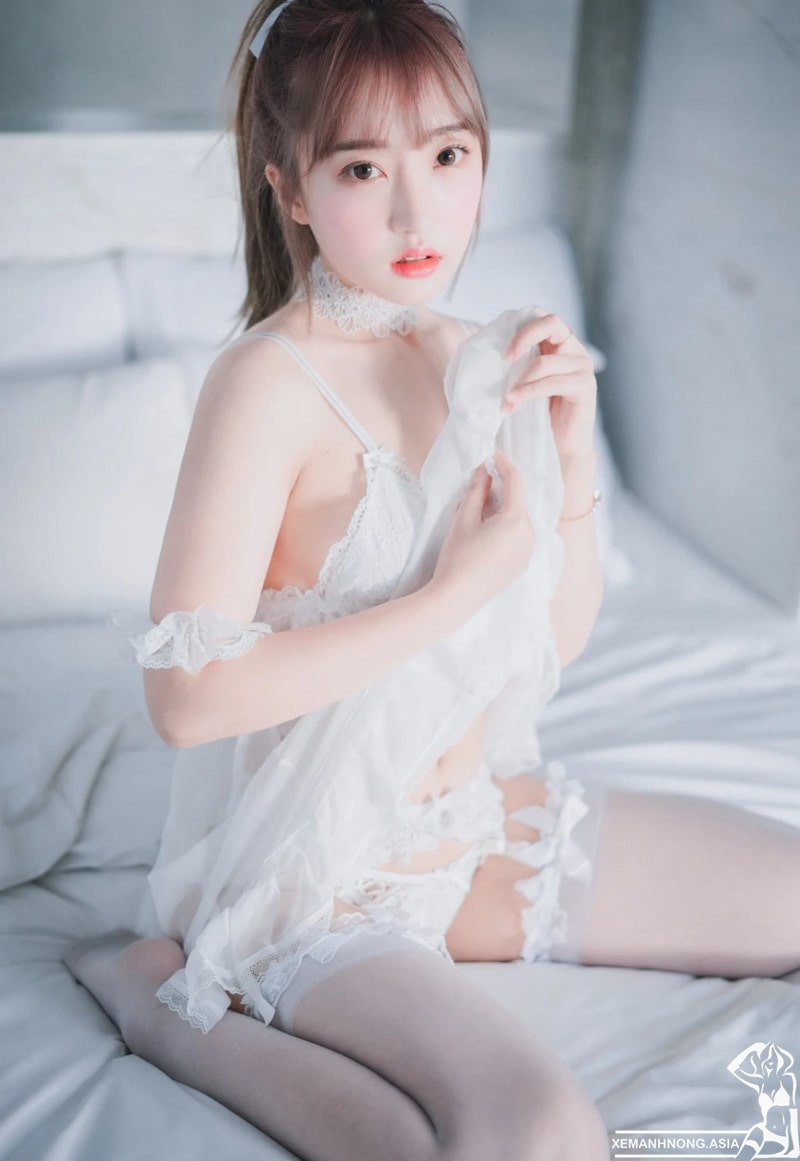 HaNari cosplay miêu nữ trong set nội y trắng sexy 4